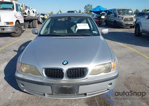 2003 BMW 330Xi из США, поврежденный, VIN WBAEW53433PG21857